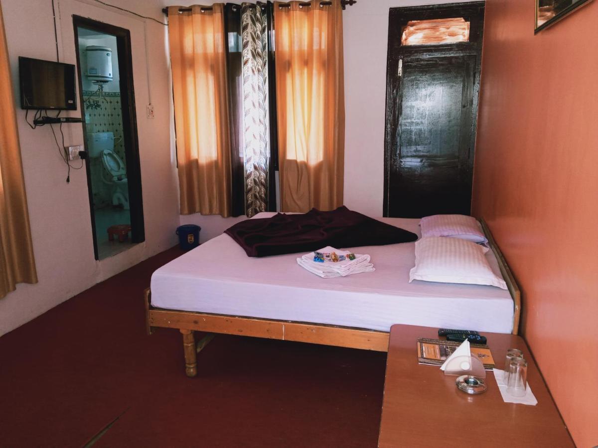 Hotel Debbhumi Regency Sāngla Esterno foto