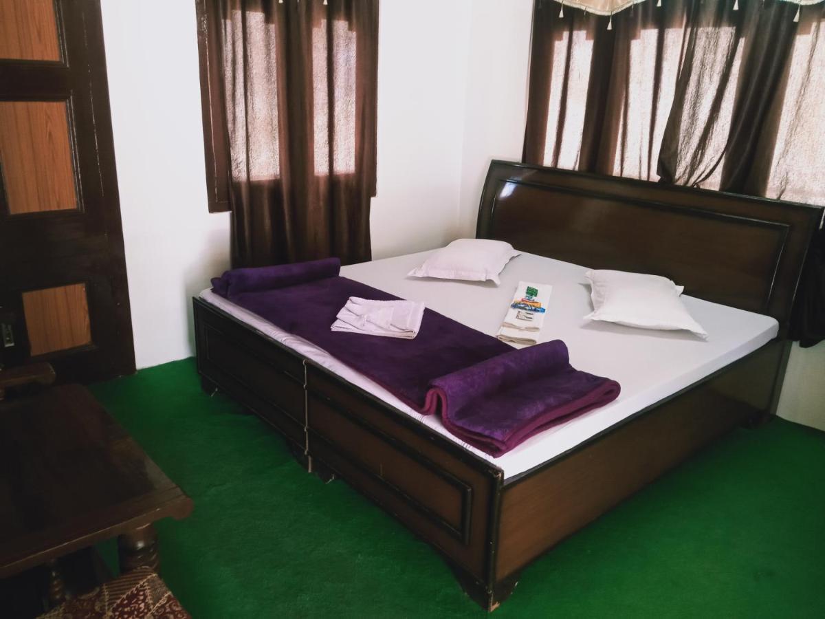 Hotel Debbhumi Regency Sāngla Esterno foto