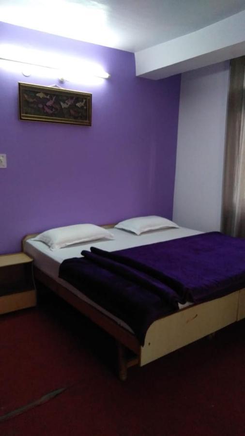 Hotel Debbhumi Regency Sāngla Esterno foto