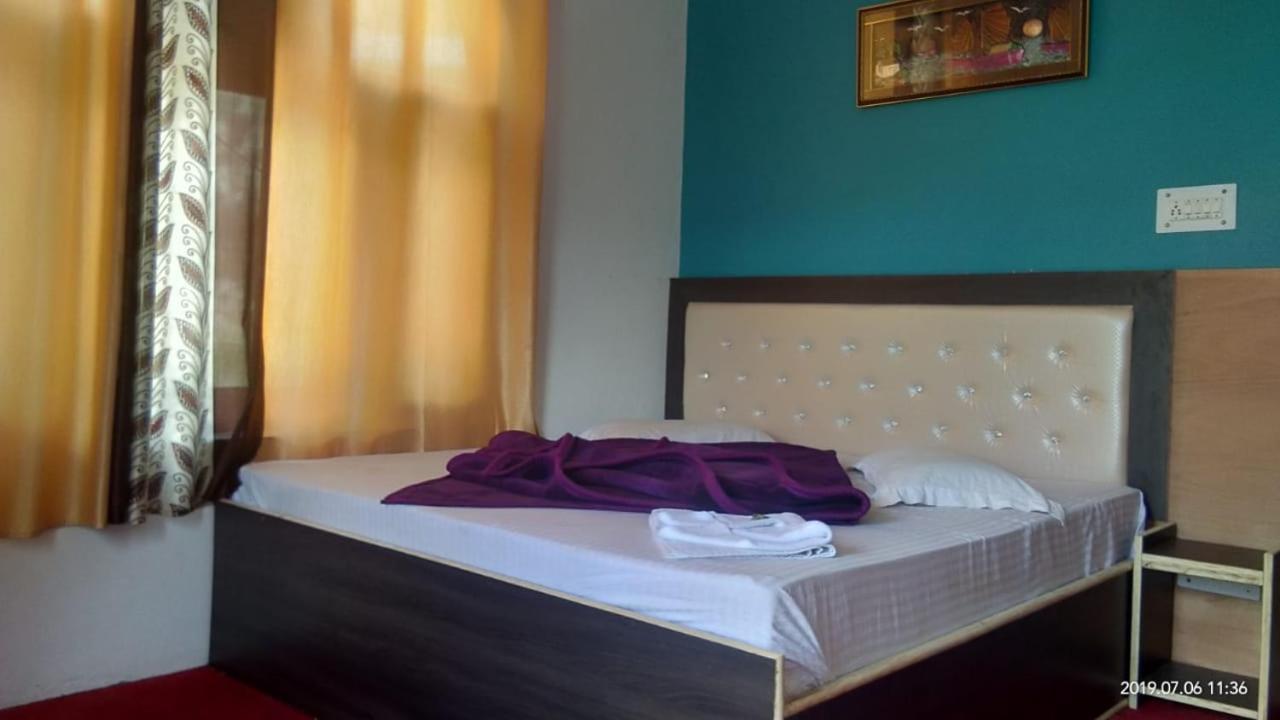 Hotel Debbhumi Regency Sāngla Esterno foto
