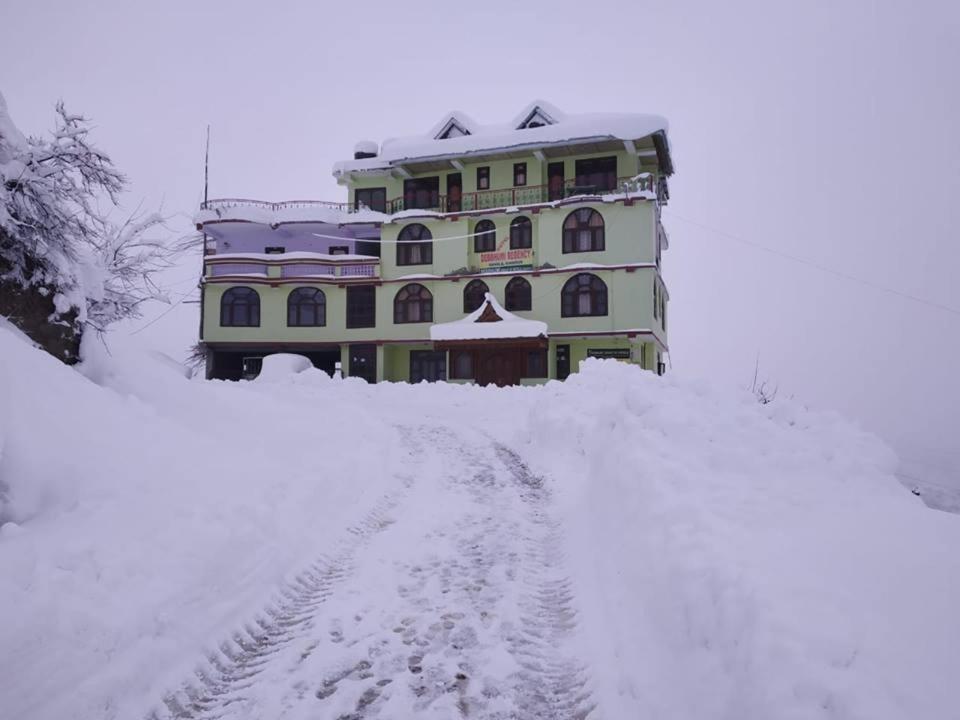 Hotel Debbhumi Regency Sāngla Esterno foto